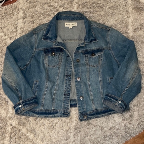 Medium washed denim jacket - Picture 1 of 2